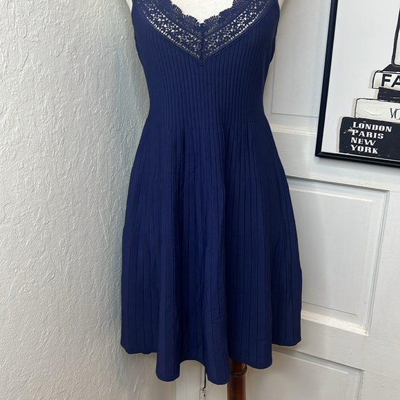 La Maille Sezane Jasmine Navy Lace Trim Mini Dress Size M - Picture 6 of 10